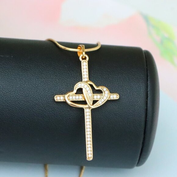 "Cross Pendant with Interlocked Hearts & Crystals, XPPT1569 - Picture 2 of 12